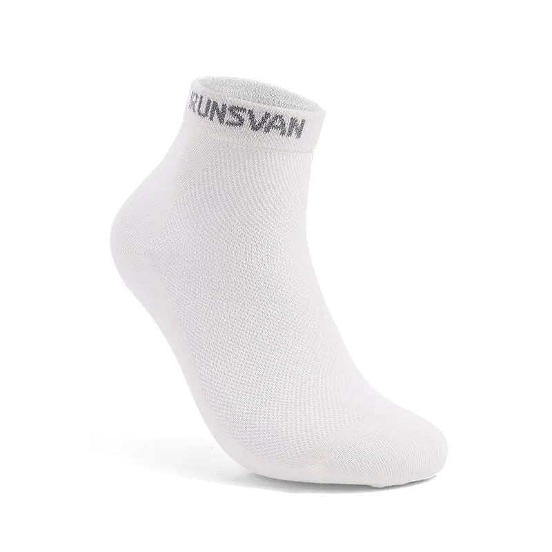 IRUNSVAN moisture wicking athletic training socks for runners